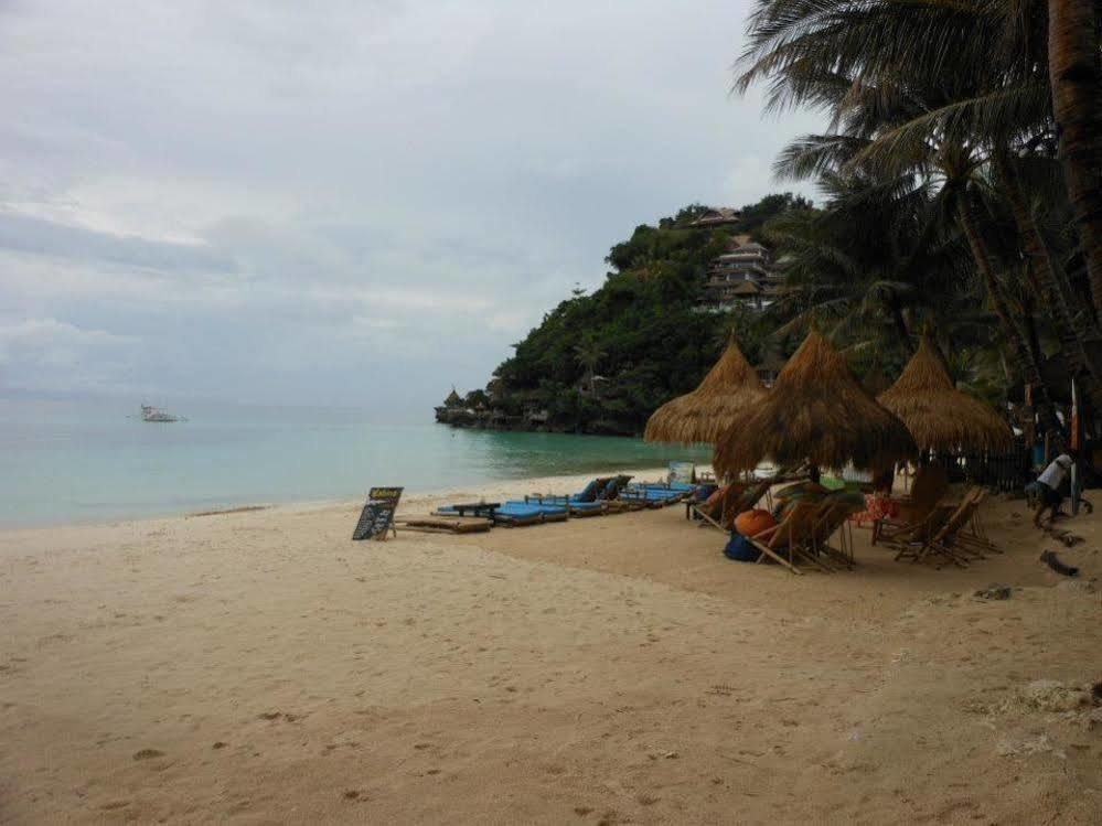 Mikas Beach Resort Balabag  エクステリア 写真